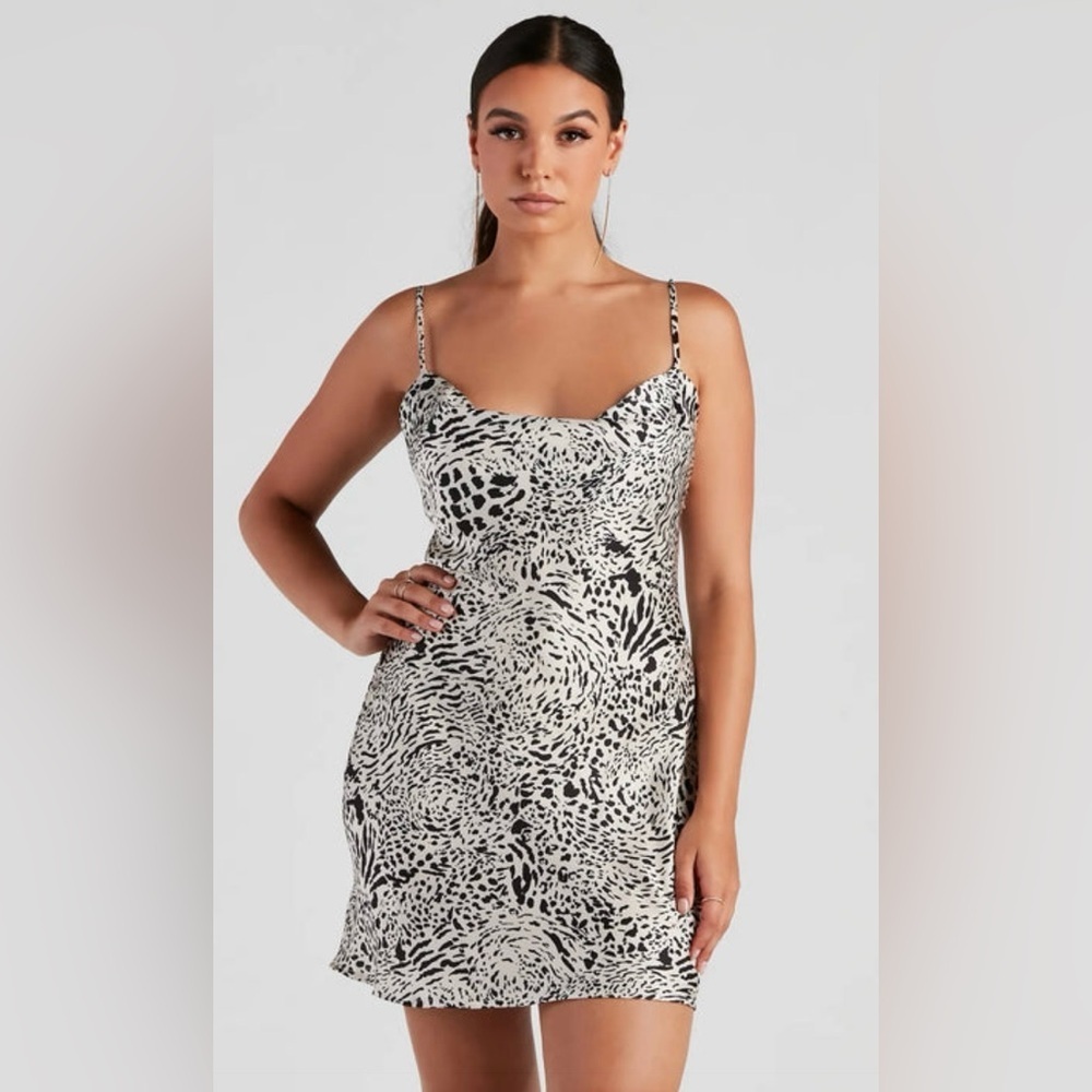 Windsor Sleek & Chic Leopard Print Satin Mini Dress Size Medium
